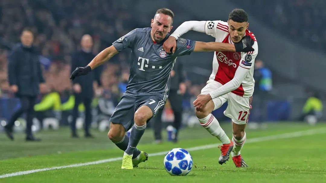 开云体育下载-拜仁慕尼黑逆转阿贾克斯，莱万梅开二度的简单介绍