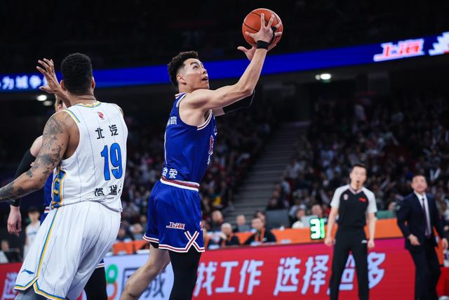 吉林男篮成功击败上海男篮,取得赛季开门红 吉林男篮成功击败上海男篮,取得赛季开门红