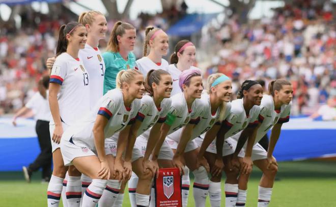 巴西女足击溃德国，晋级半决赛