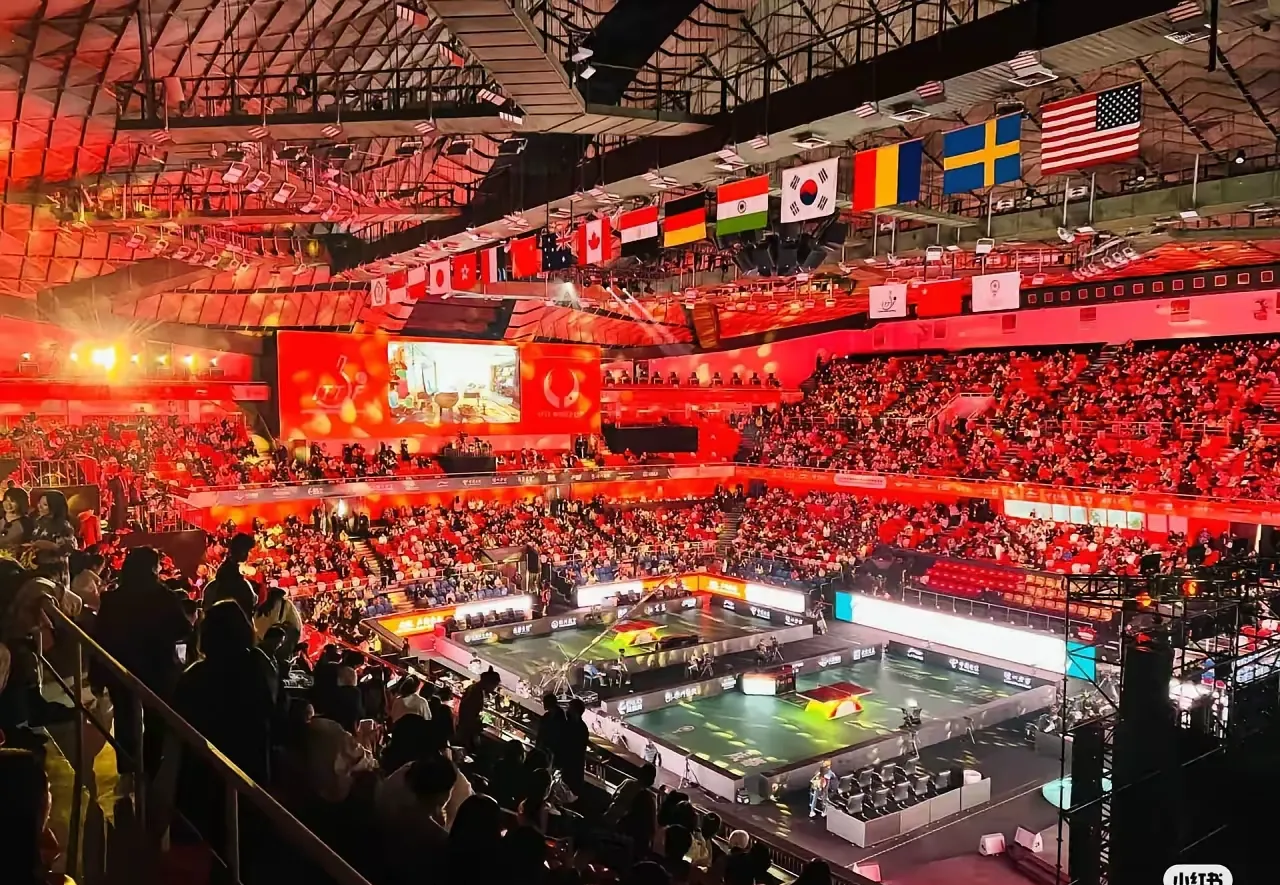 -比赛过程中悬念重重，全场气氛紧张