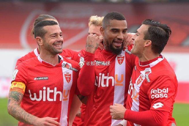 开云官网-狼队抢分团结，跻身英超前列的简单介绍