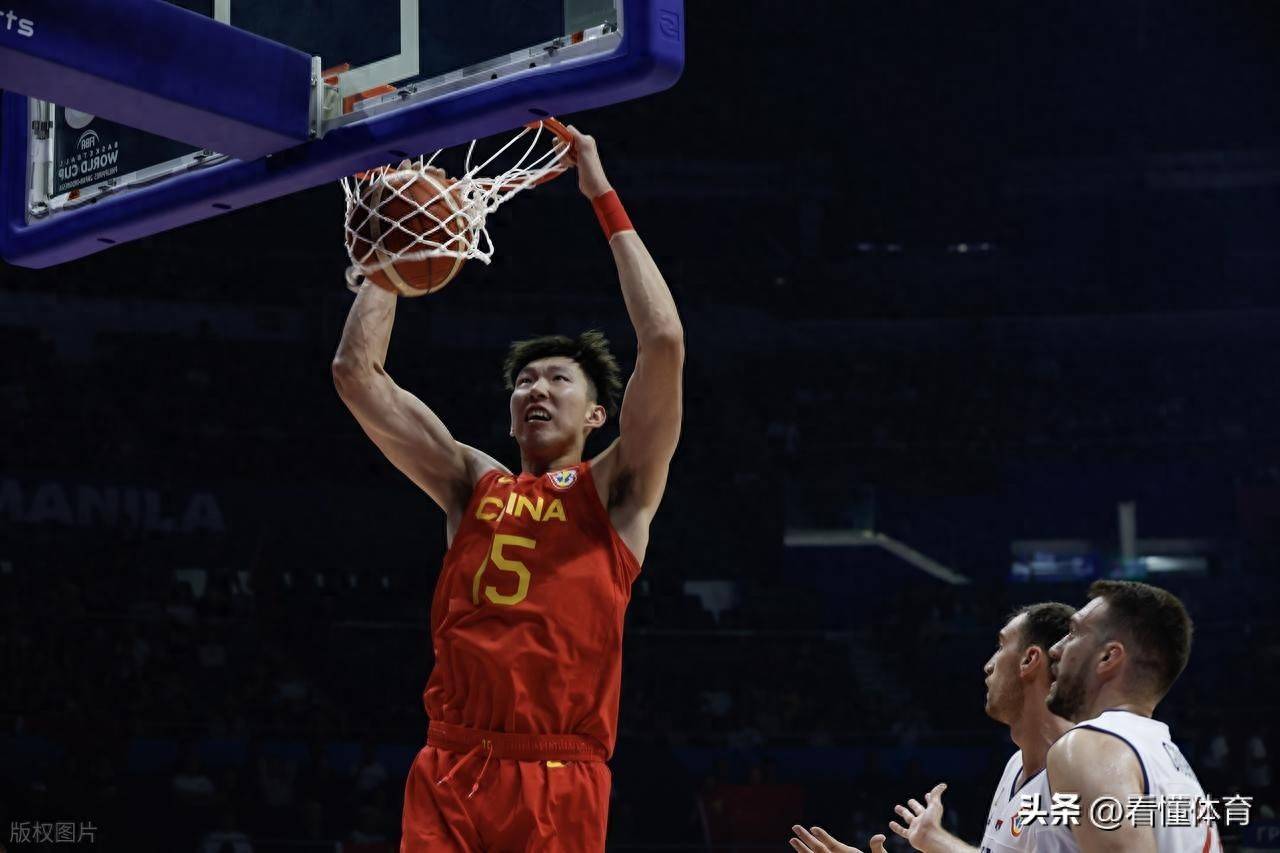 福建男篮强势压倒对手,迎来复苏 福建男篮强势压倒对手,迎来复苏