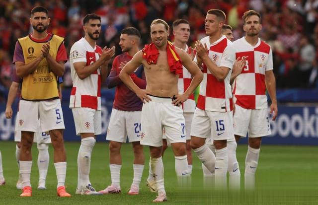 克罗地亚队表现超群，备受称赞！
