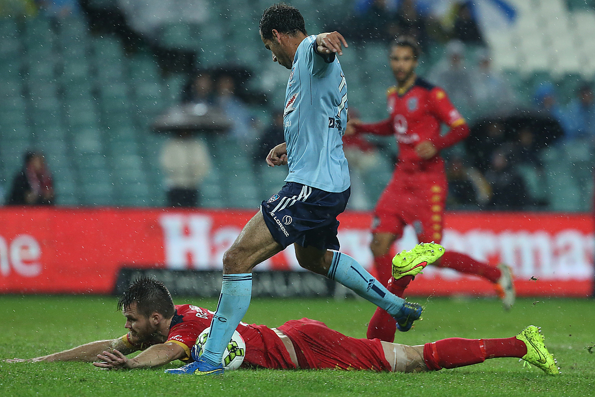 开云平台-悉尼FC惊险晋级下一轮比赛