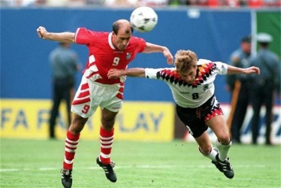 开云体育入口-多特蒙德惨败科隆，球队前景堪忧