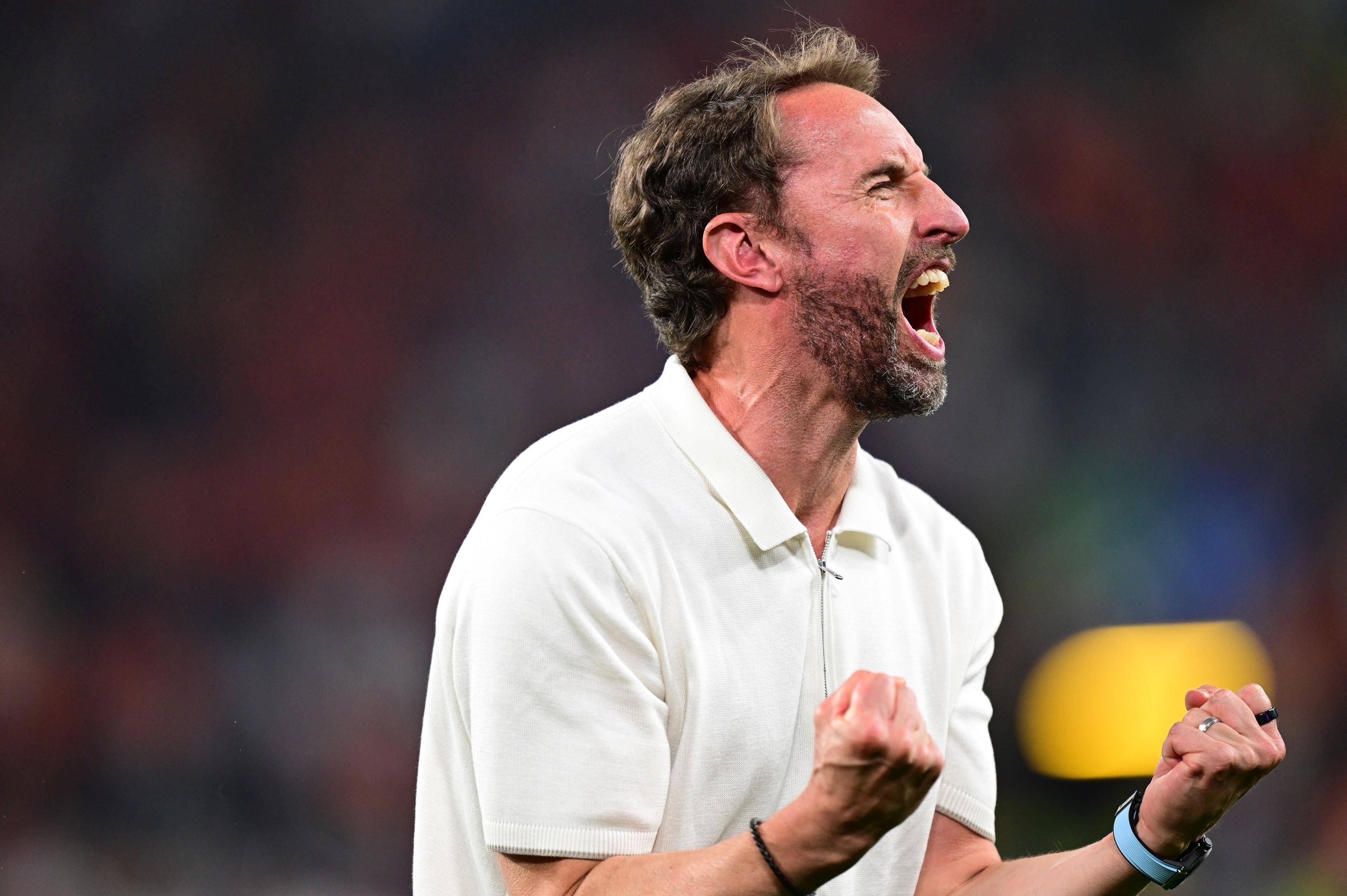 惊心动魄的欧洲杯半决赛，球迷们尖叫不止