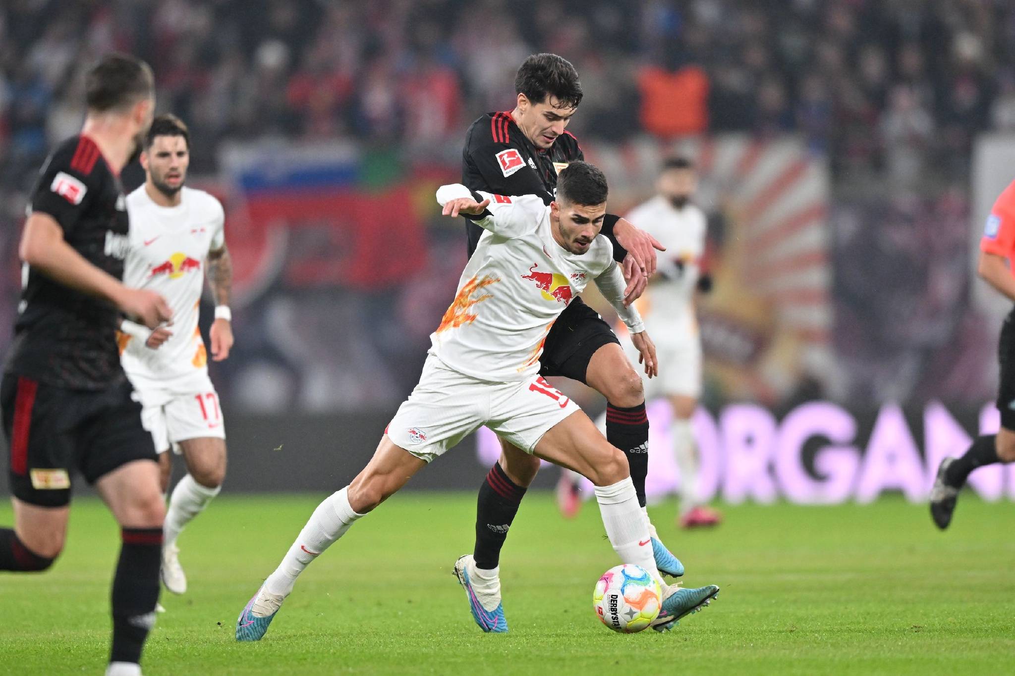 拜仁慕尼黑新星闪现，球队迅速崛起