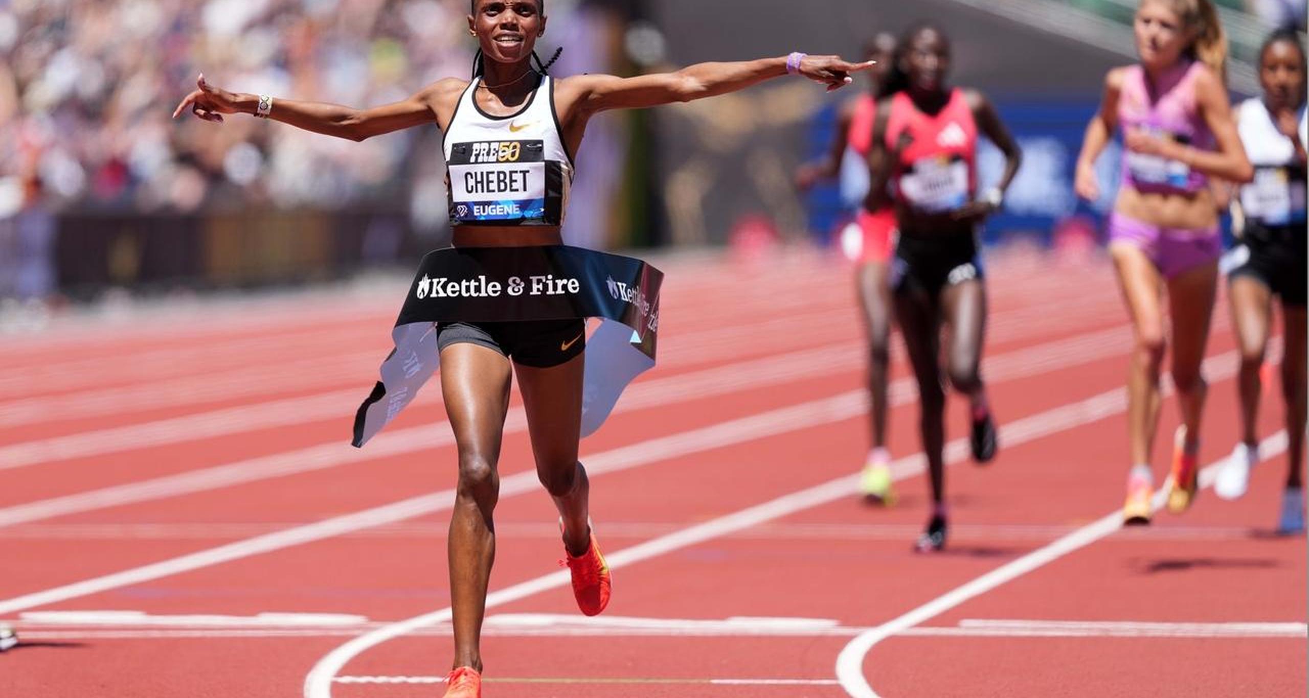 美国运动员刷新世界纪录,成为焦点 美国运动员刷新世界纪录,成为焦点