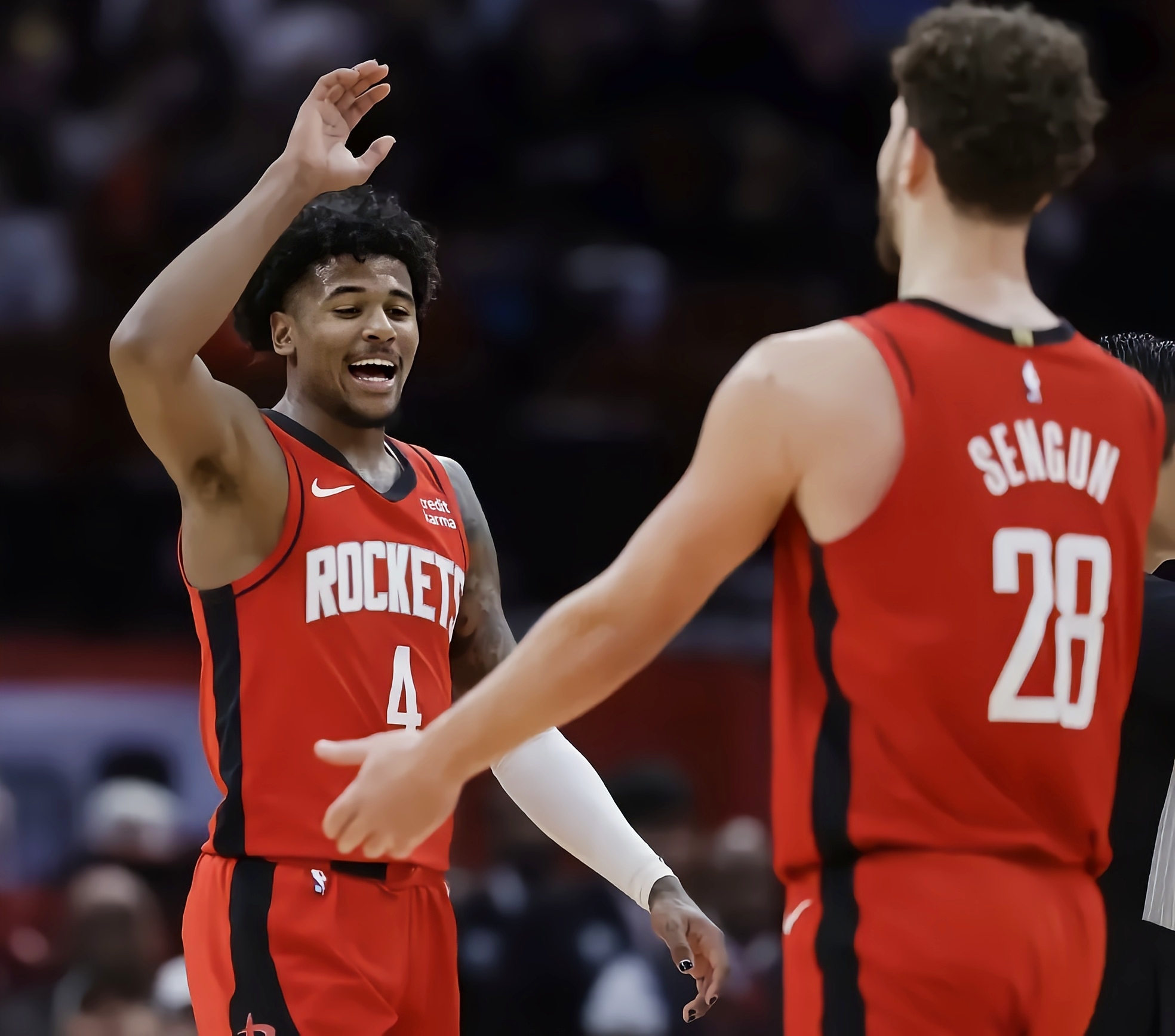 开云体育中国-火箭主场击败马刺，保持领先优势