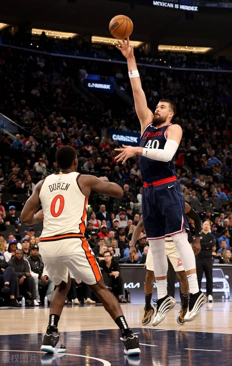 开云APP-关于快船击败骑士，哈雷尔贡献25分15篮板！的信息