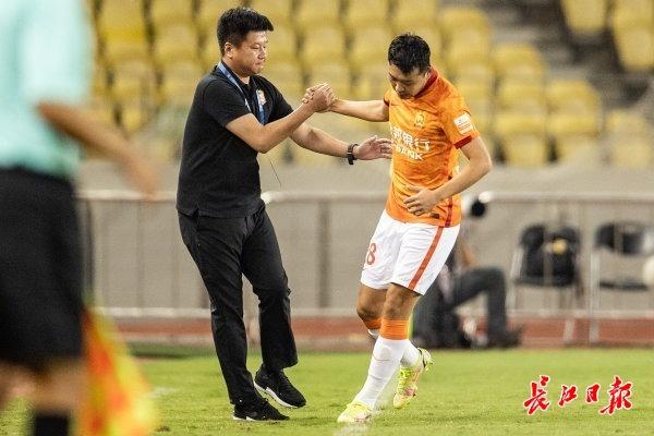 开云体育平台APP-雄狮遭遇连败，客场失利于太阳的简单介绍