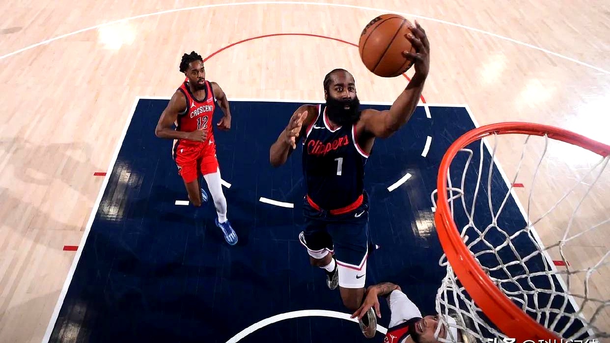 马刺血洗湖人B队，哈登爆发神勇的简单介绍