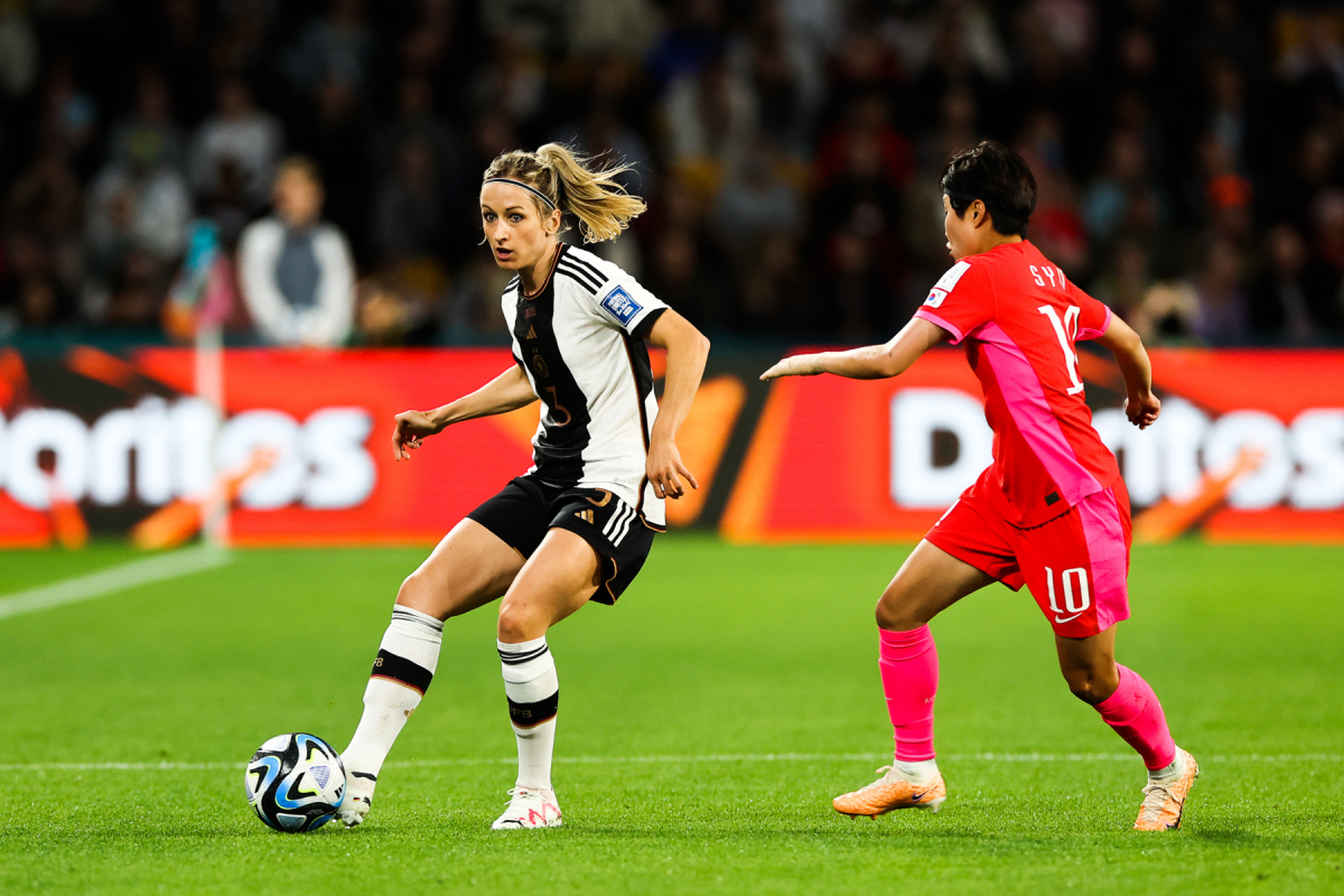 开云官网-德国女足遭遇惊险之战——德国队惊心一战！