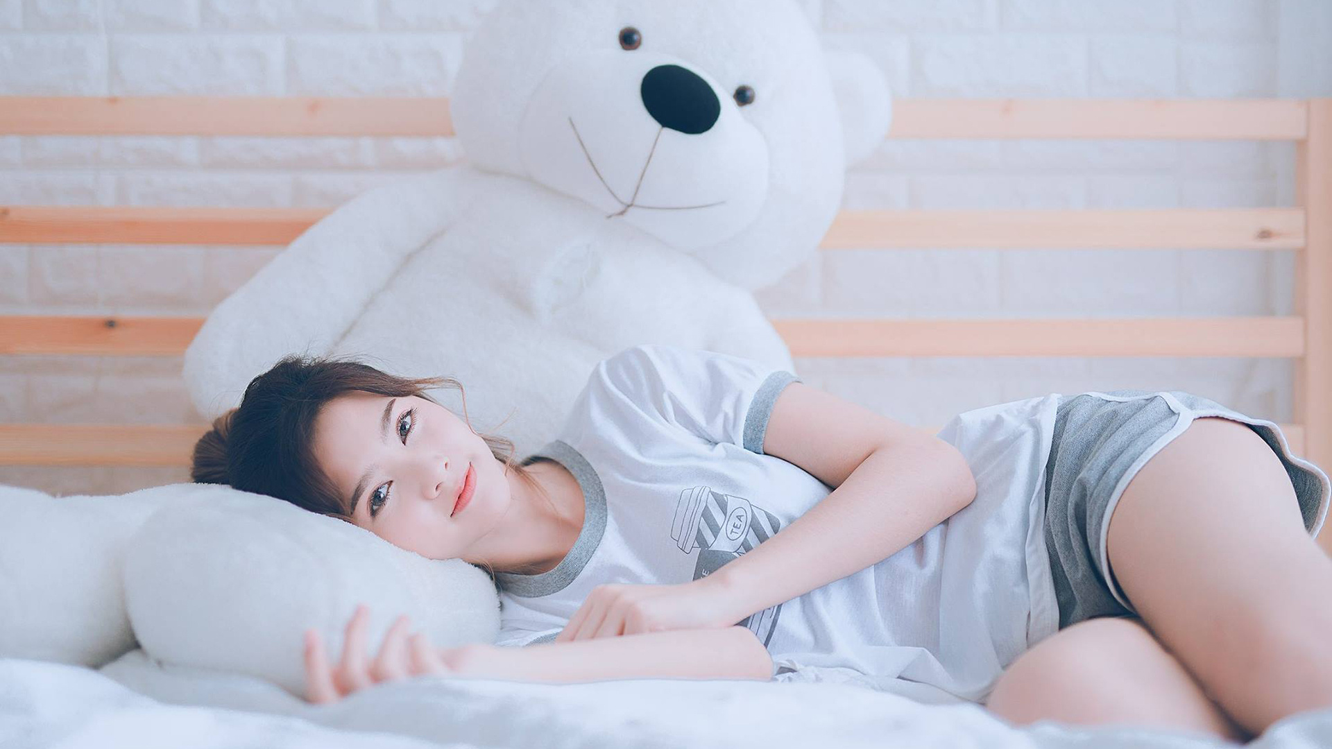 奥亚尔萨瓦尔双响定江山！德甲争冠夜上演逆转史诗