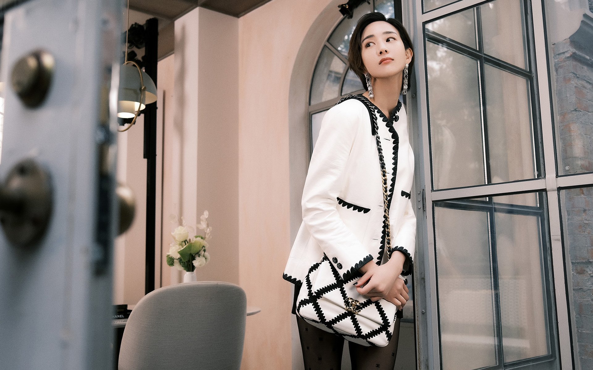 压哨绝杀！约基奇关键4分钟连砍11分，掘金主场逆转雄鹿捍卫魔鬼主场